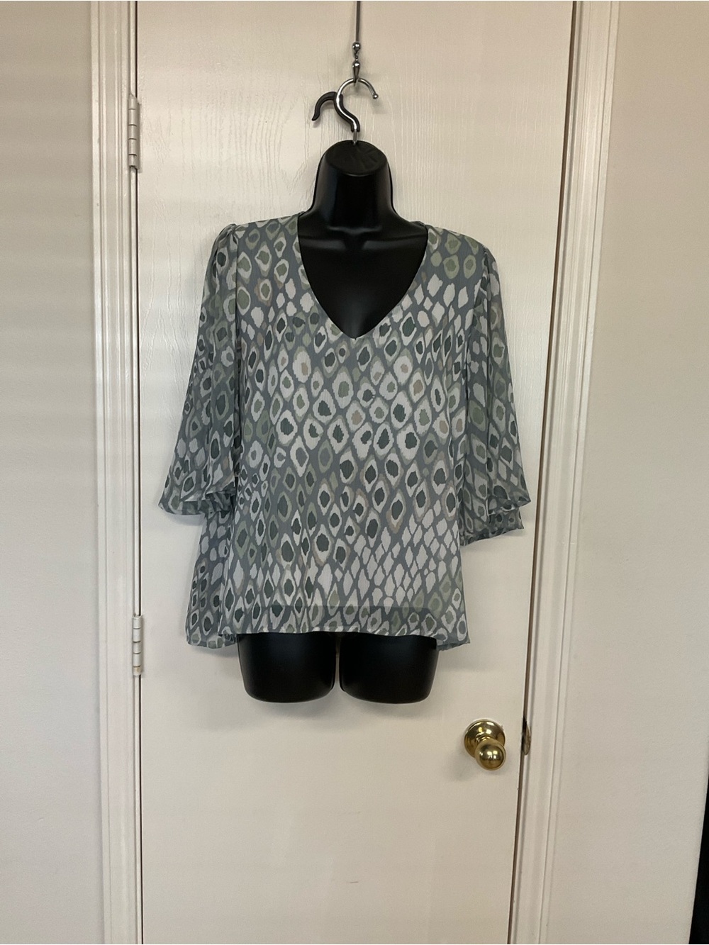 Tyche V-Neck Printed Blouse in Sage and White